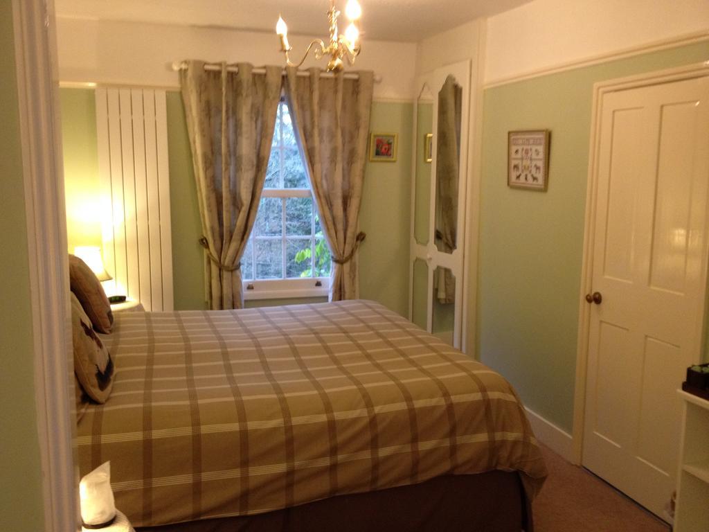 Clayhill House Bed & Breakfast Lyndhurst Exterior photo